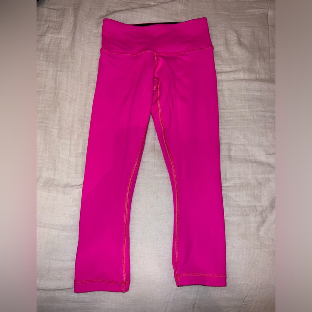 Lulu reversible capri leggings